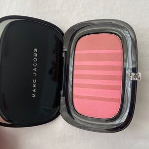 Marc Jacobs Air Blush